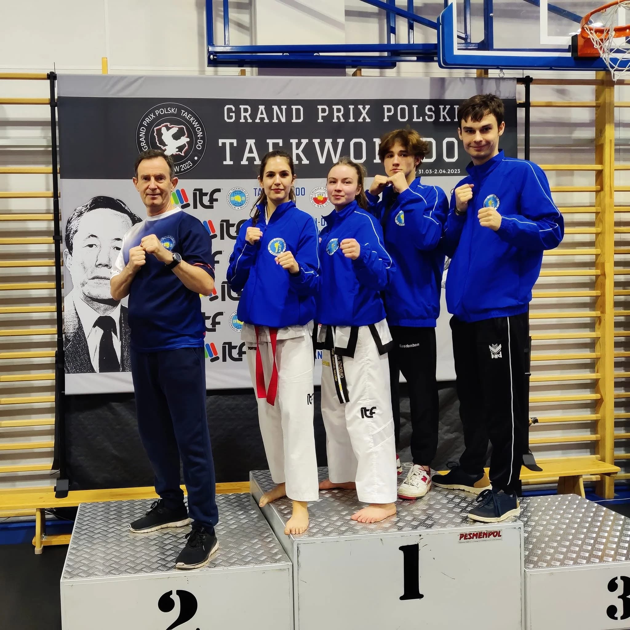 Sukcesy na Grand Prix Juniorów w Stęszewie i zacięte boje seniorów – podsumowanie weekendu