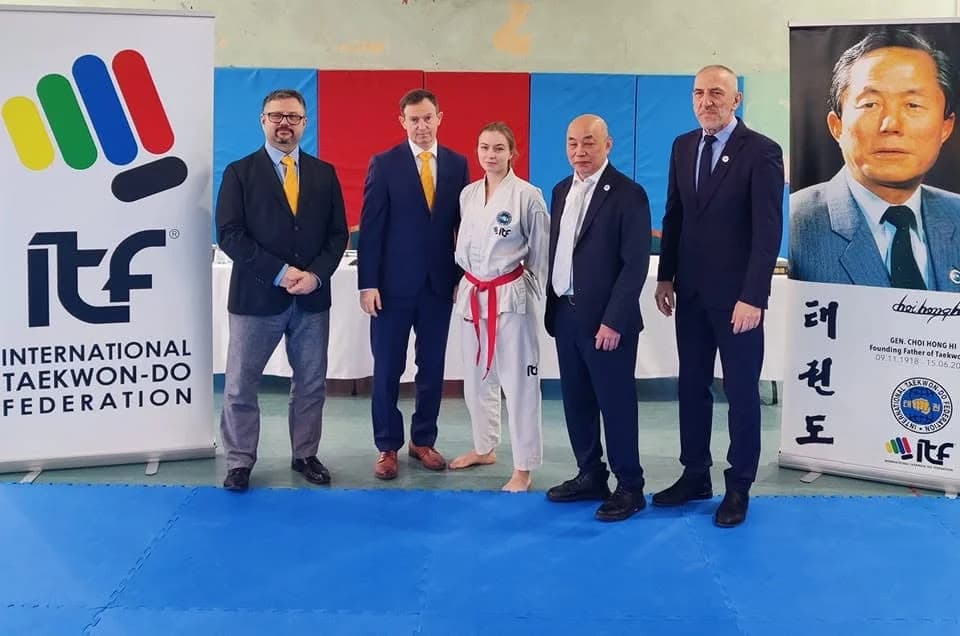 Julia Szydełko z czarnym pasem! Sukces na Centralnym Egzaminie na Stopnie Mistrzowskie DAN we Wrocławiu